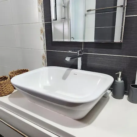 Chris Sea View Apartman *