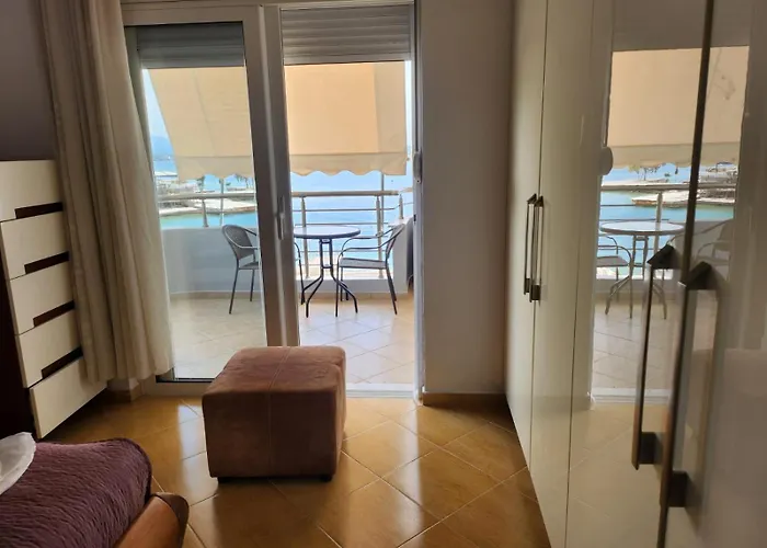 公寓 Chris Sea View Sarandë